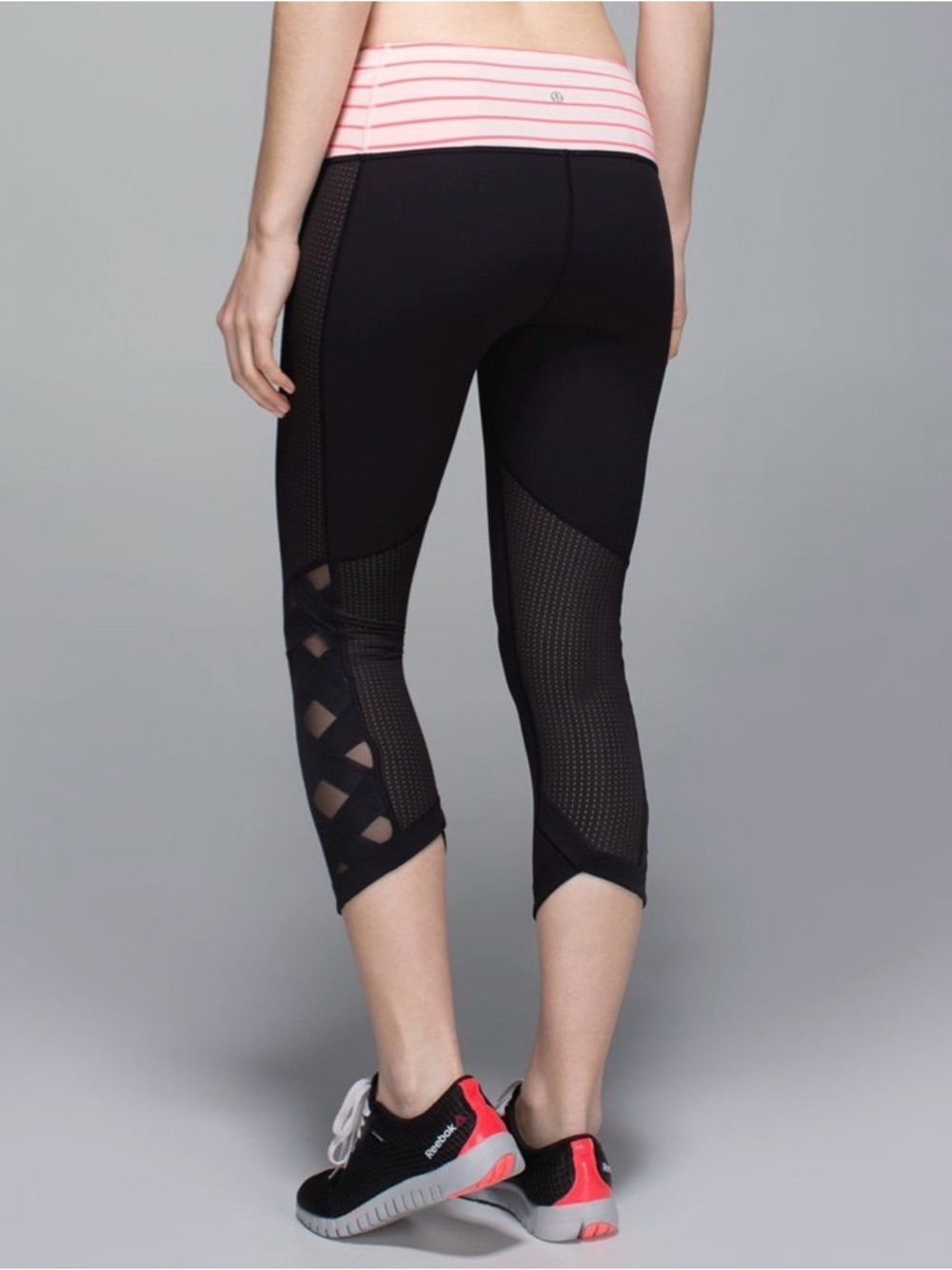 Lululemon Var-City Crop Leggings Sz 4 Black Mesh Lattice Pink Stripe